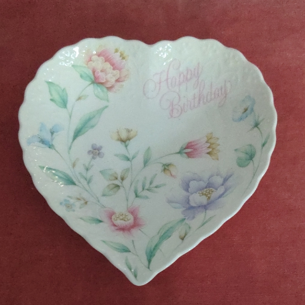 Mikasa Bone China Happy Birthday Plate